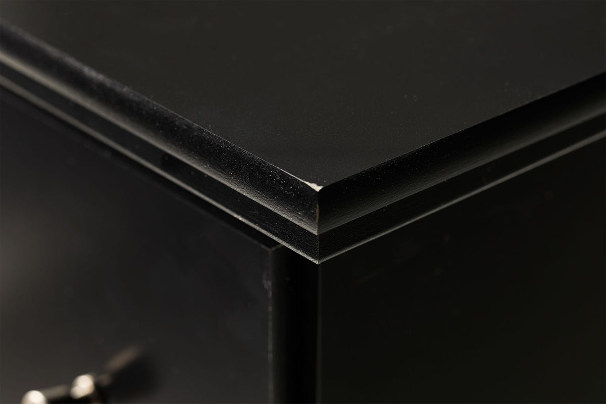 https://s7d5.scene7.com/is/image/Jordans/B05413890_07?wid=2000&hei=2000&fit=constrain