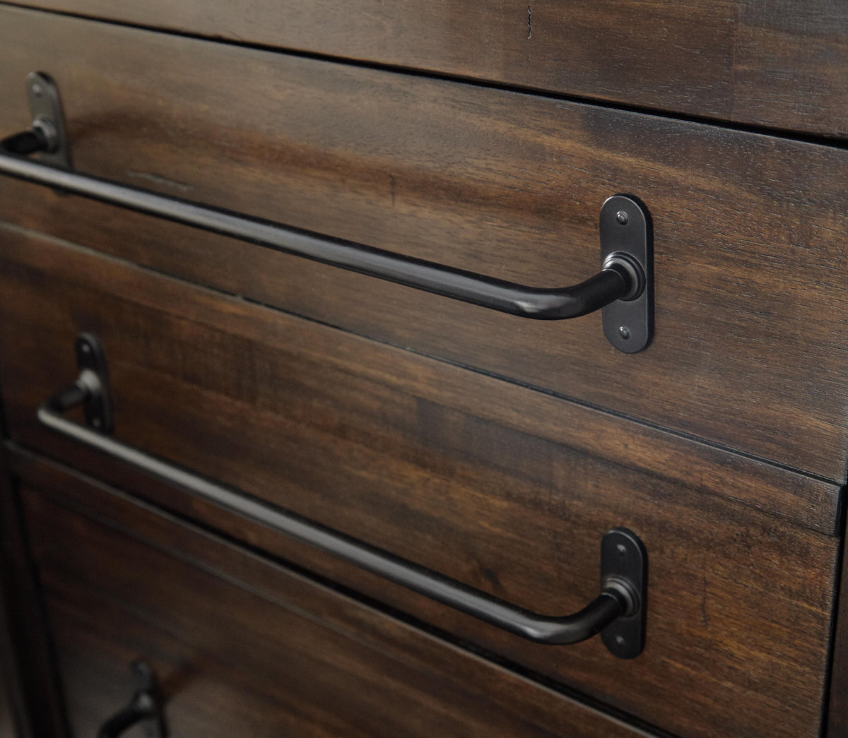 https://cdn.ashley.com/assets/B633-DETAIL-C.jpg