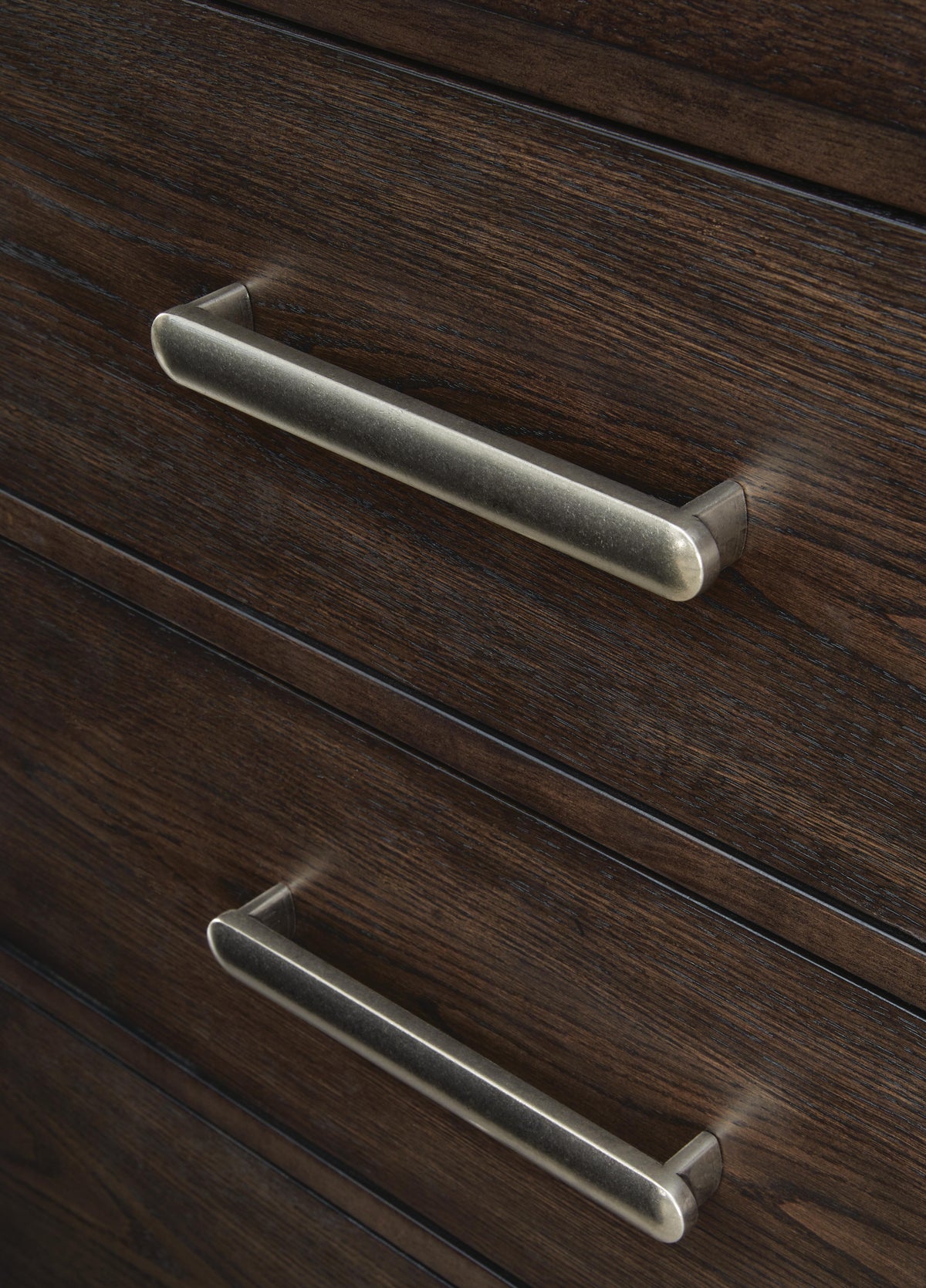 https://cdn.ashley.com/assets/B856-HANDLE-DETAIL.jpg
