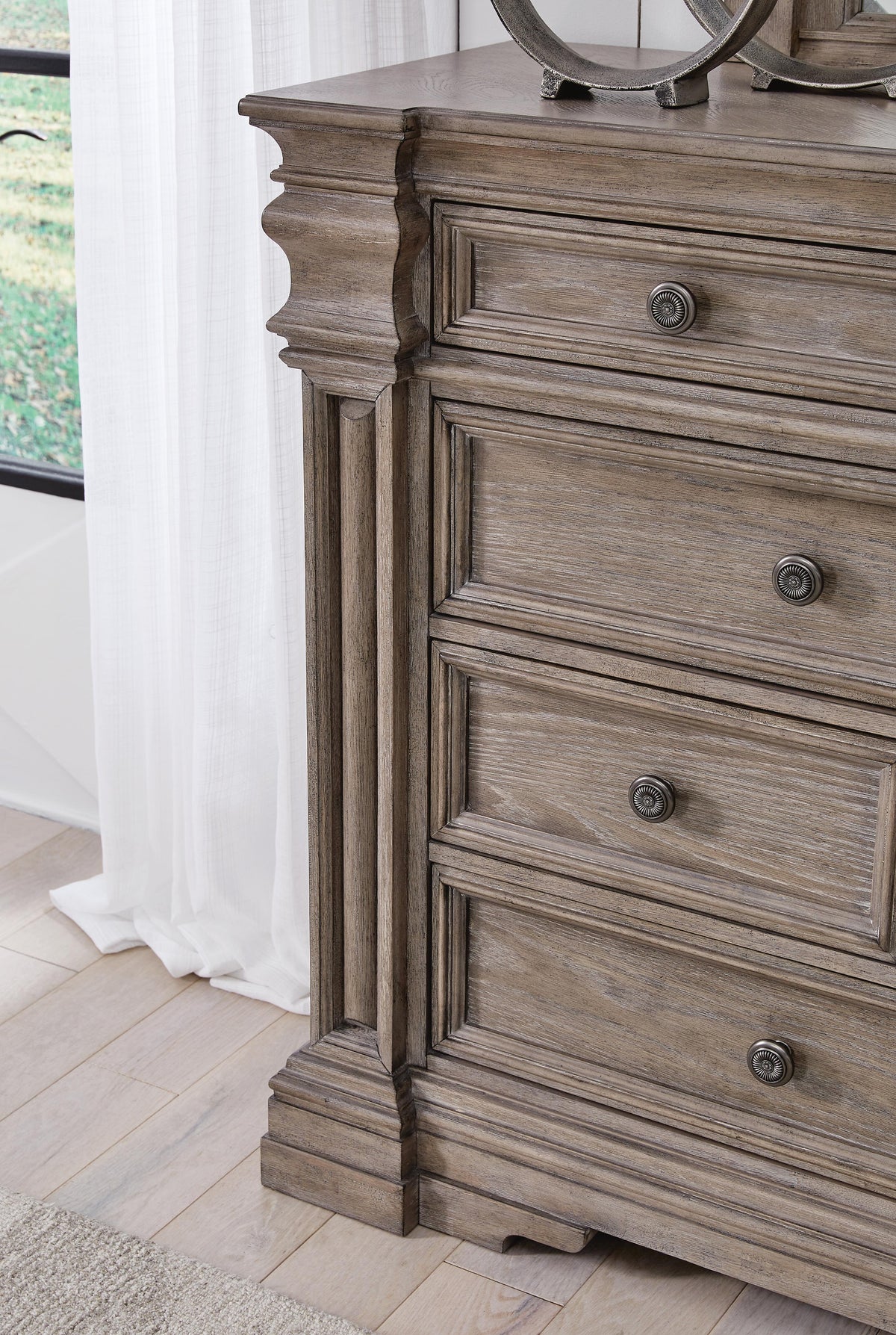 https://cdn.ashley.com/assets/B916-31-DETAIL.jpg