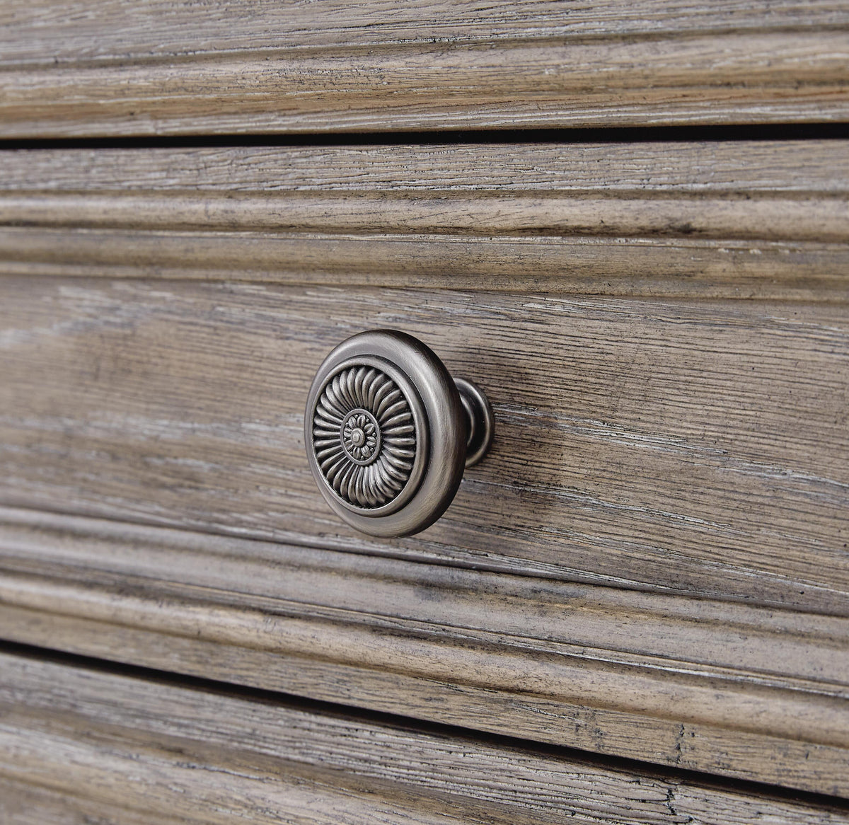 https://cdn.ashley.com/assets/B916-KNOB-DETAIL.jpg