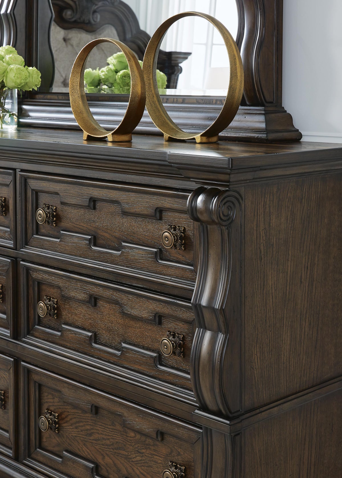 https://cdn.ashley.com/assets/B947-31-DETAIL.jpg