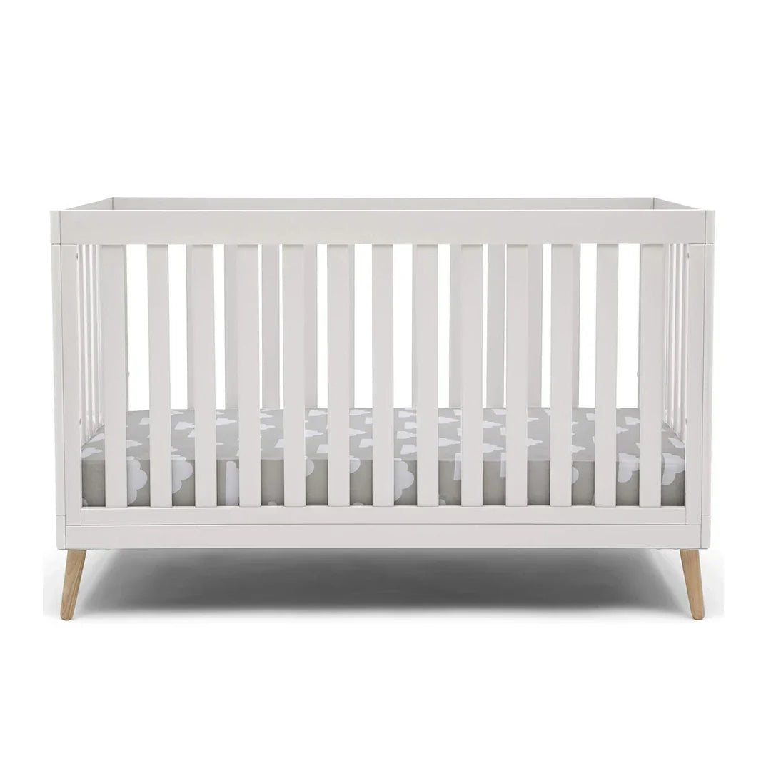 Versatile 5-in-1 Convertible Baby Crib: Adjustable Height, Toddler, Daybed, Full-Size