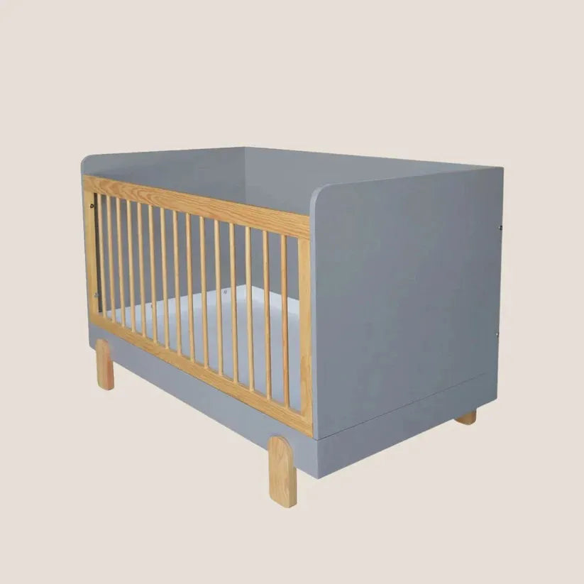 Multifunctional Natural Wood Convertible Baby Crib, 3-in-1 Premium Baby Bed