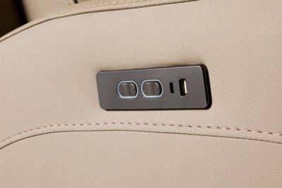 https://s7d5.scene7.com/is/image/Jordans/LR6190830_15
