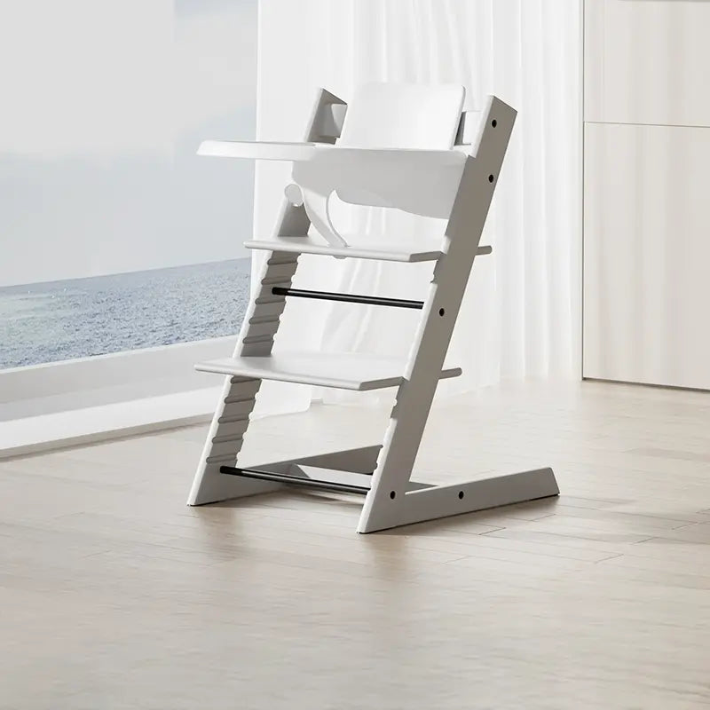 Zéphyr Gray Solid Wood Growth Chair