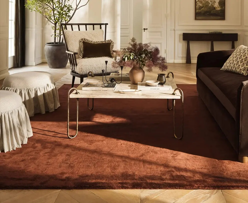 Aurelien Handmade Retro Red Carpet – Luxurious Minimalist Design