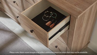 https://s7d5.scene7.com/is/image/Jordans/RoomScene_ASPN_Arbury_B00104576_01