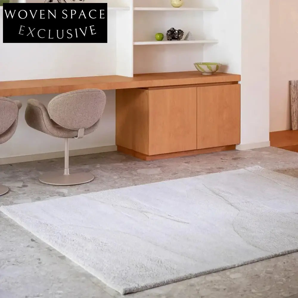 Luxurious Hand-Tufted Polyester Area Rug, Modern Abstract Design, Soft Texture Carpet