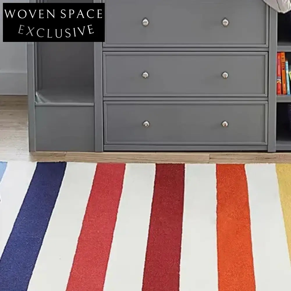 Premium Polyester Area Rug with Simple Retro Geometric Design for Modern Homes